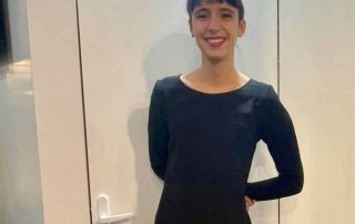 Agence d’hôtesses Paris Accueil stand pour des salons Paris Agence ELEGANCE Hôtesses Paris Agence Elégance hôtesses Paris Agence hôtesse paris Agence hotesse salon SMCL Salon des Maires porte de Versailles